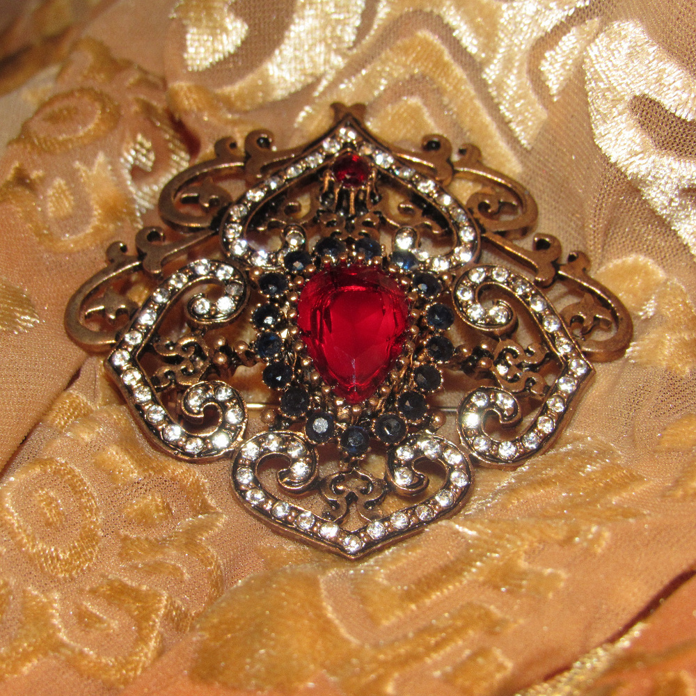 Vintage Ornate Rhinestone Filigree Brooch